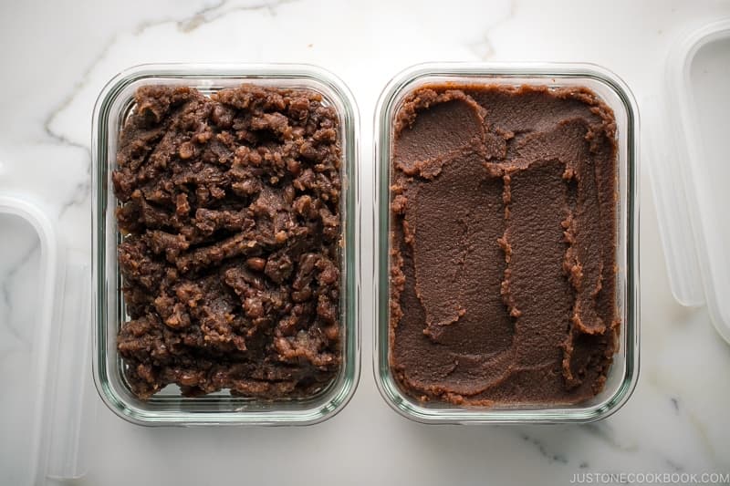 Transfer the anko to an airtight container, cool, and store in the refrigerator for up to 3–4 days or in the freezer for up to 2 months. You can also divide and wrap 100 g portions in plastic film and store in a freezer bag. When you’re ready to use it, defrost it in the refrigerator overnight. Tip: Compared to store-bought red bean paste, homemade anko uses less sugar and therefore doesn‘t keep as long.