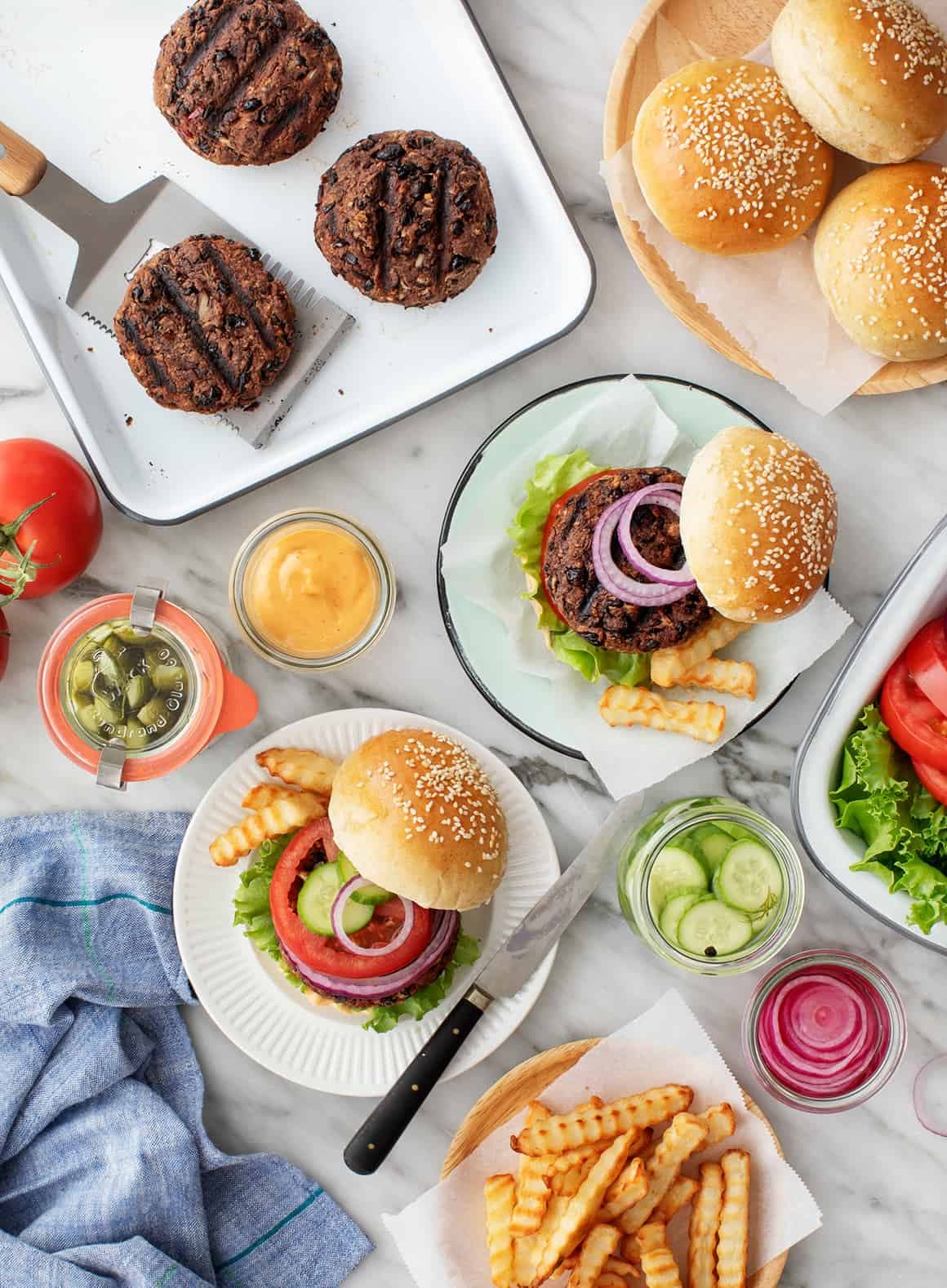 Best black bean burger recipe with buns and toppings